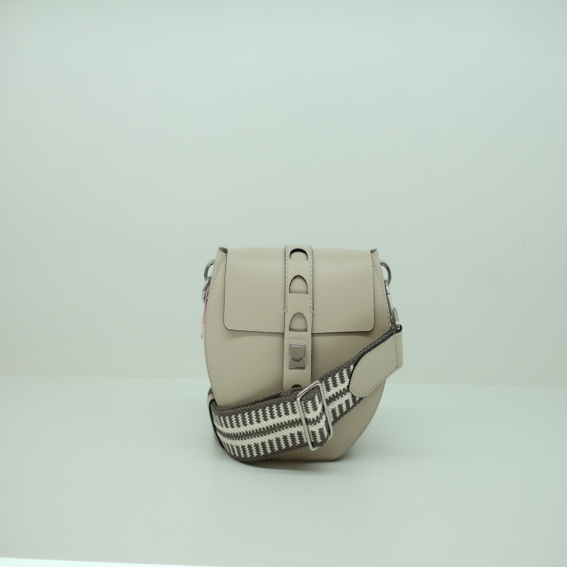 코치넬리 CNEL CAROUSEL DESIGN SEASHELL